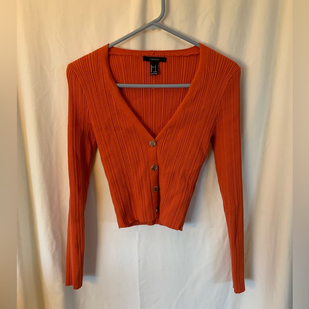 Forever 21 NWOT juniors small orange button up v-neck sweater. Very nice!